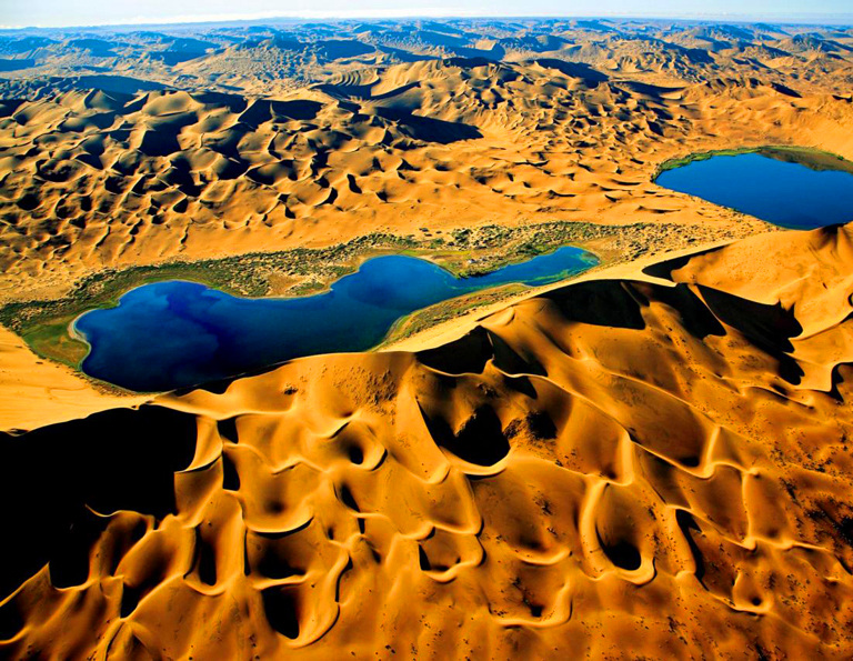 Mysterious lakes in deep Badain Jaran Desert