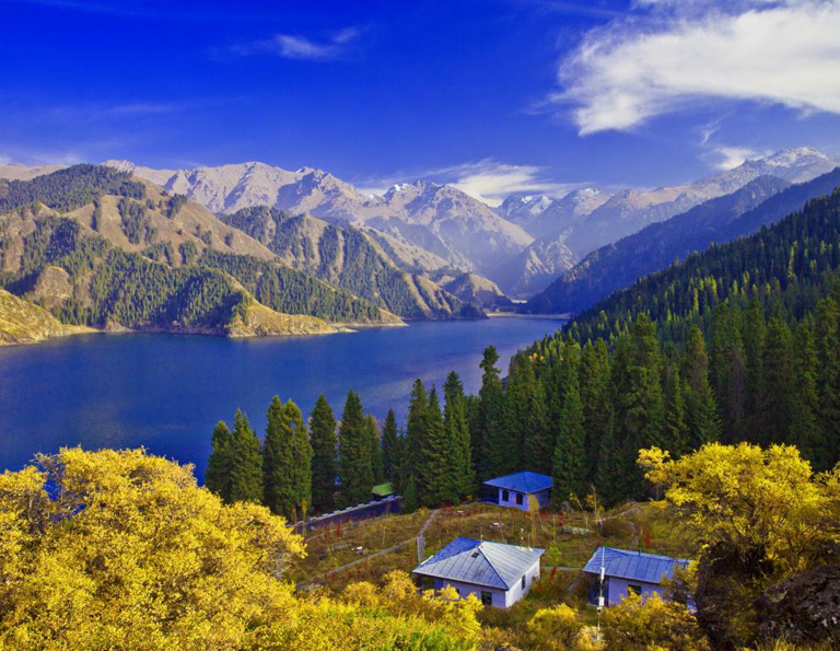 Aluring Heavenly Lake scenery in autumn day