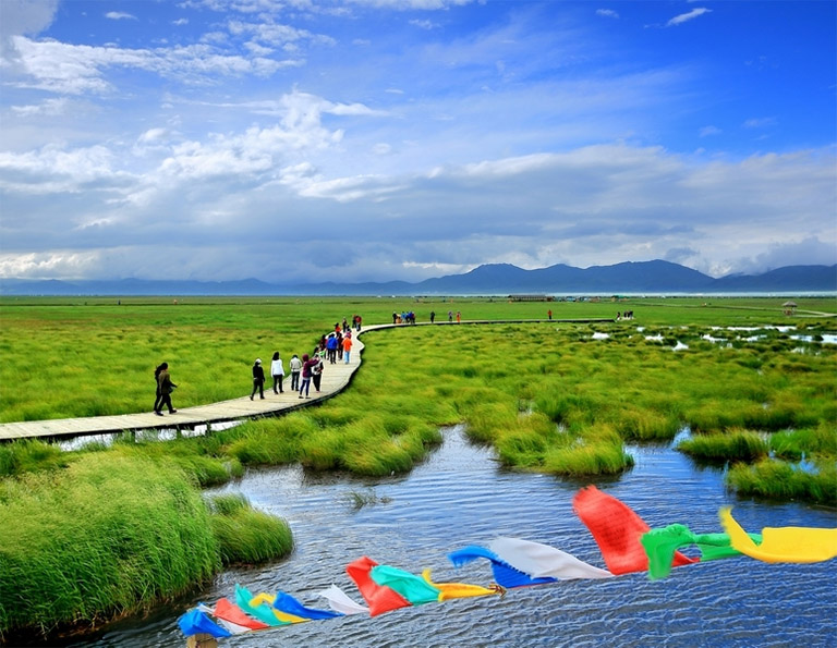 Huahu Lake (Flower Lake) in July