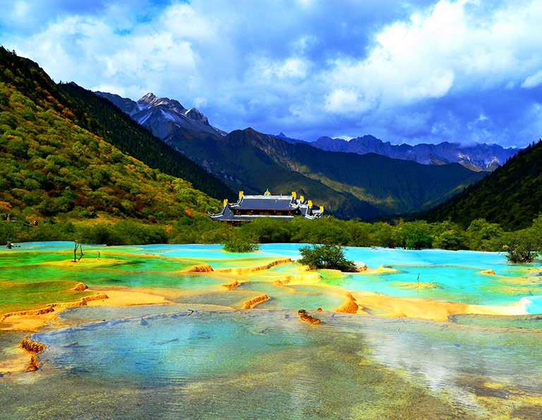 Huanglong Five-Color Ponds