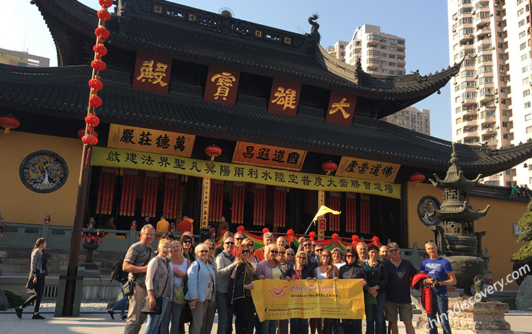 Woo's group visited Jade Buddha Temple