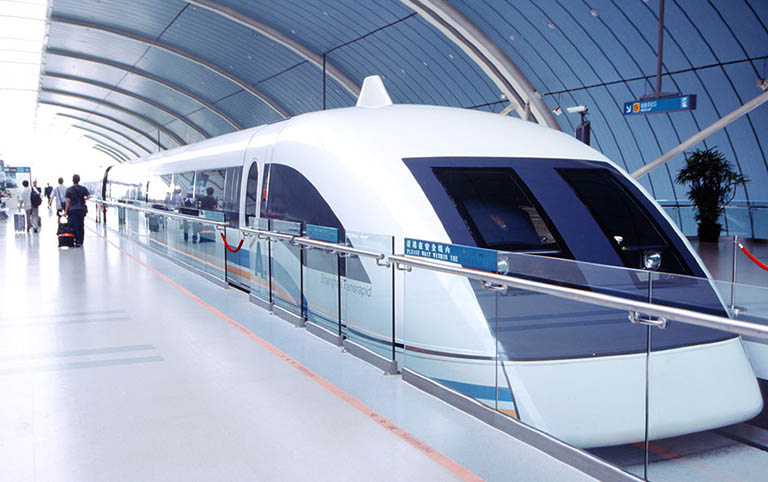 Feel the Highest Speed of 431 km/h of Shanghai Maglev Train