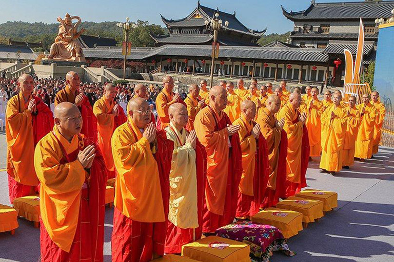 Grand Buddhist Ceremony in Putuoshan