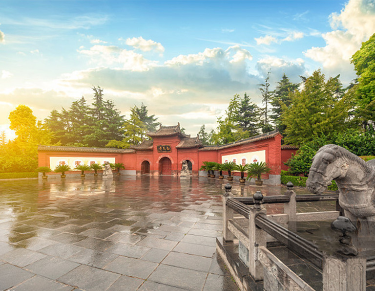 White Horse Temple in Suny Days